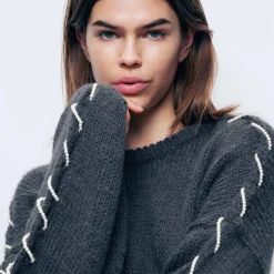 Vichoca pearl detail pullover