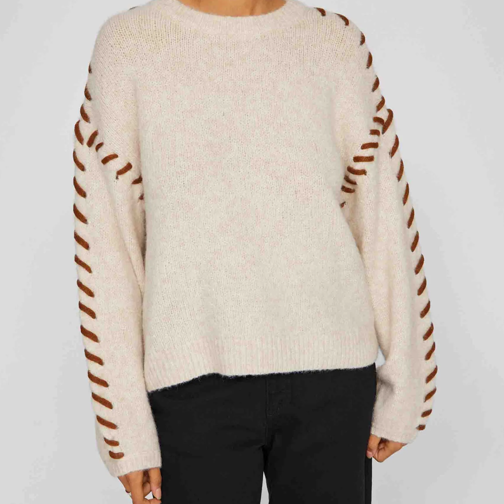 Vihaddo o-neck detail knit