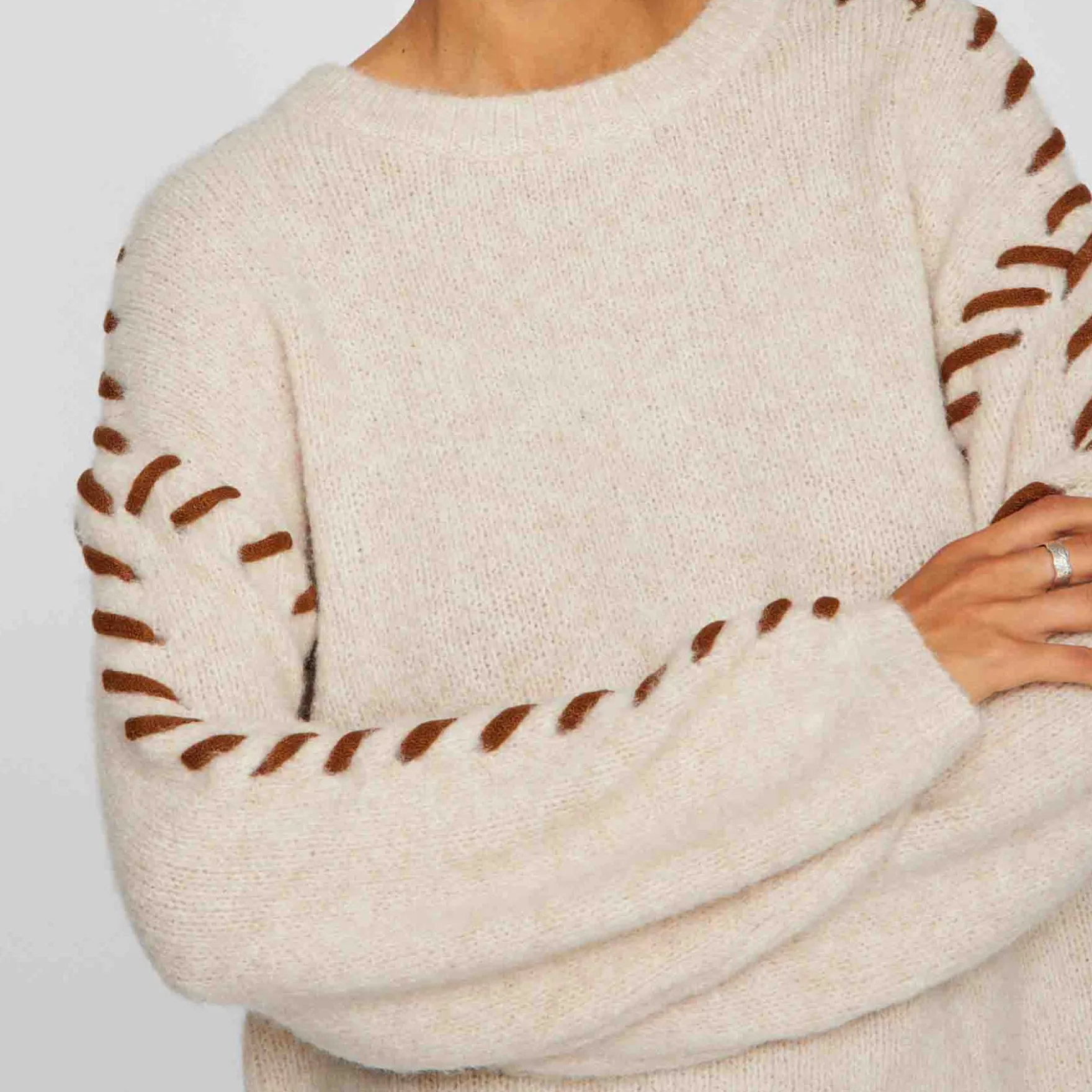 Vihaddo o-neck detail knit