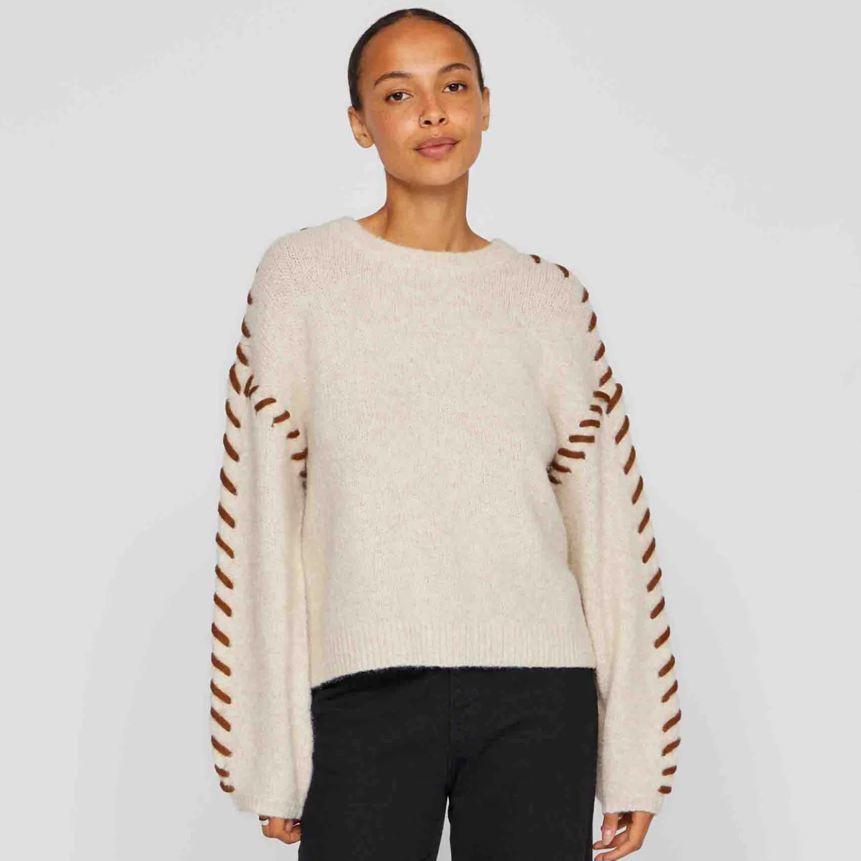 Vihaddo o-neck detail knit