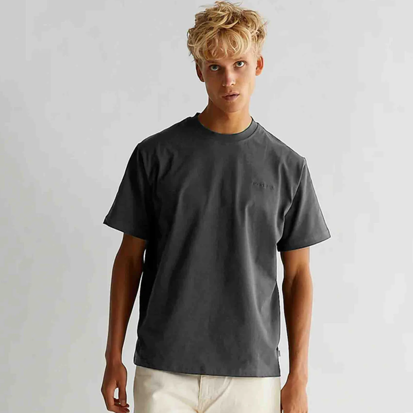 Wbbaine base tee