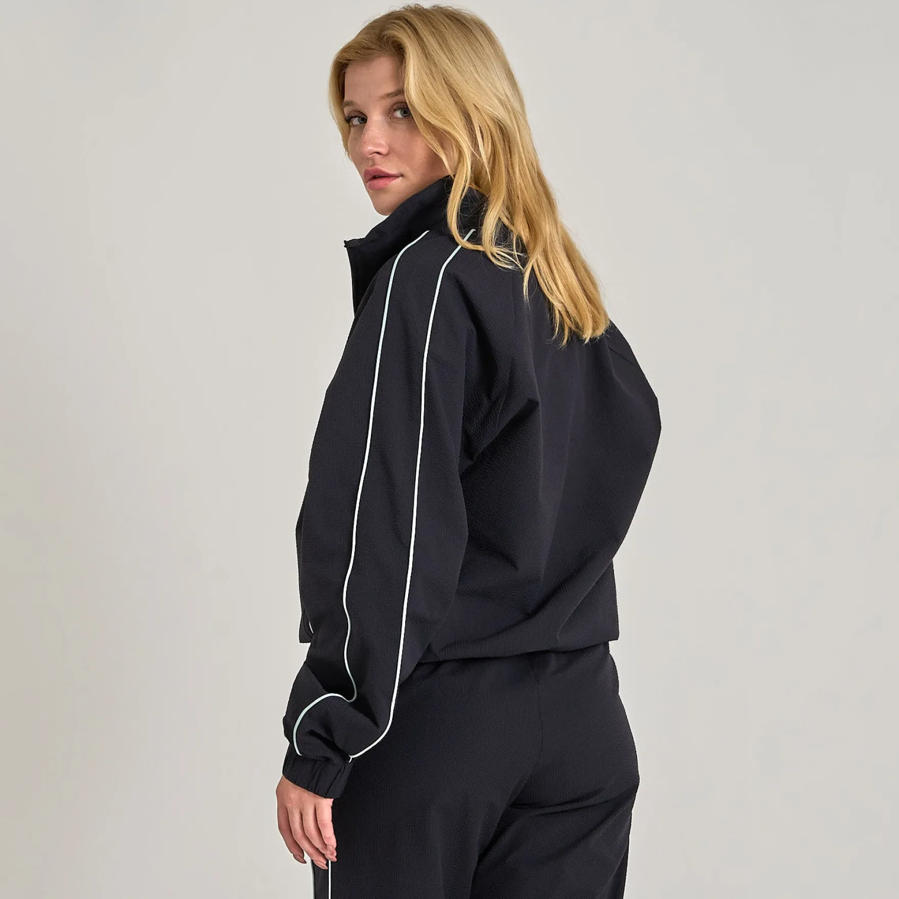 Wwade crinkle track top